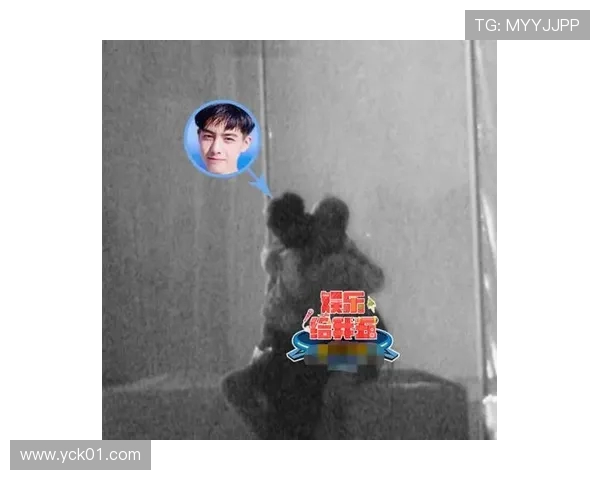 亚马尔与女友热吻甜蜜瞬间 两人沉浸在彼此眼神的世界里